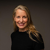 Photo of Lorraine Barnes